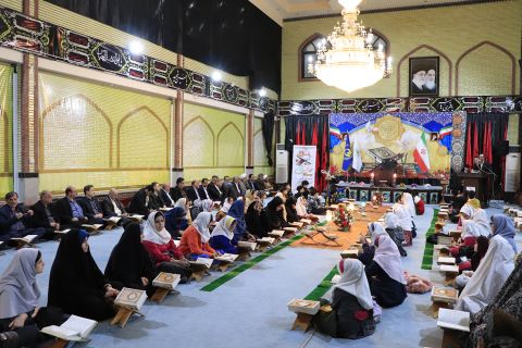 محفل انس با قرآن و ضیافت افطاری جمعی از ایتام کمیته امداد امام خمینی(ره) رشت