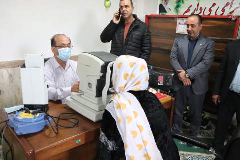  اجرای طرح بینایی سنجی ویژه مددجویان تحت حمایت کمیته امداد امام خمینی (ره) استان گیلان