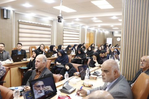 نشست خبری سیدمجتبی جلالی پور "مدیرکل کمیته امداد امام خمینی (ره) استان گیلان " با اصحاب رسانه